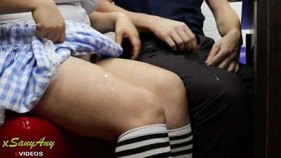 Gadis sekolah muda jerking off kepada rakan sekelas pada kerja rumah-xsanyAny